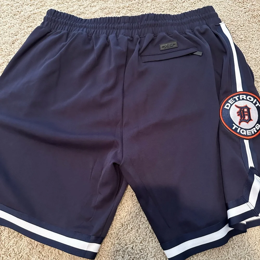 New Detroit Tigers Shorts - Picture 2 of 5